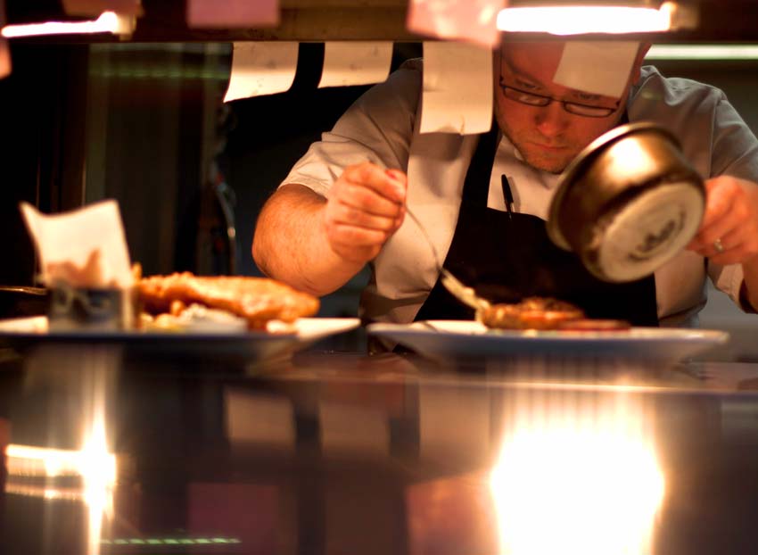 plating up in the Cott Kitchen